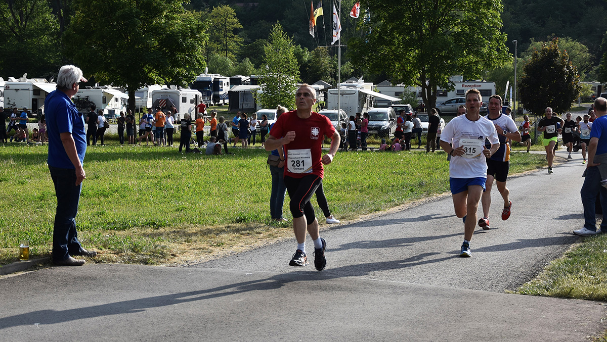 03_2018-05-16__741bbdca___firmenlauf_011_HP__Copyright_Julia_Eyrisch